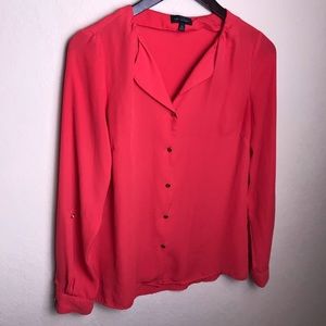 The limited long sleeve buttoned blouse red XS
